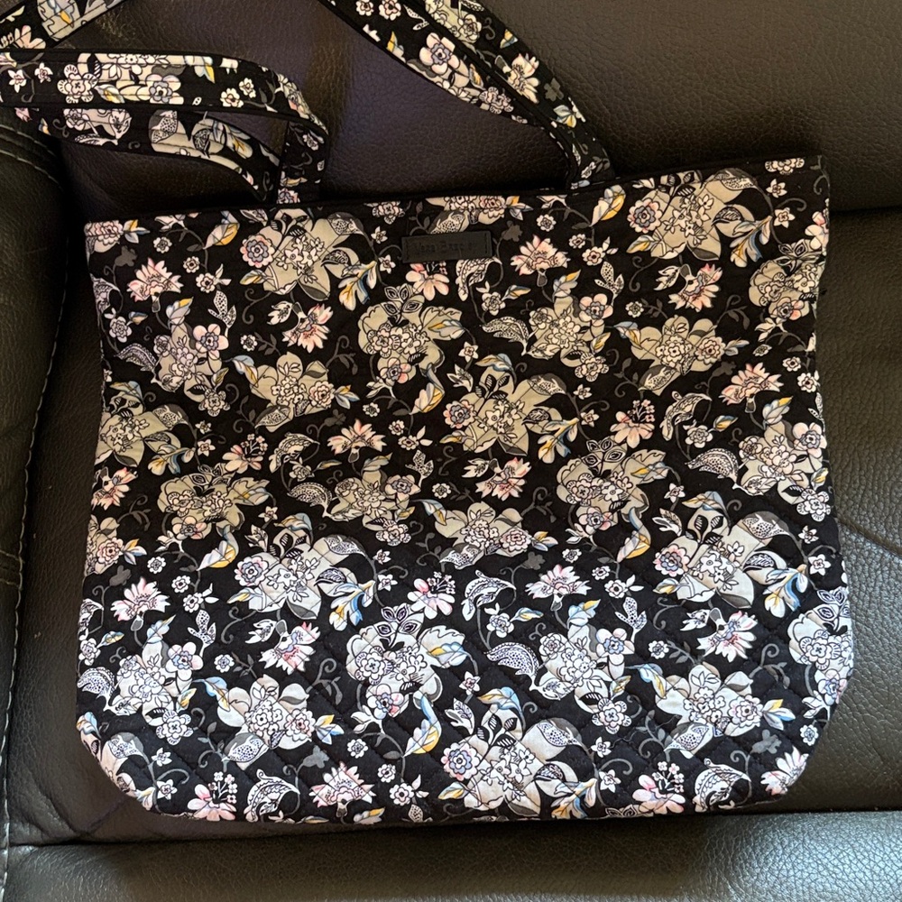 Vera Bradley black white and gray floral tote bag rare